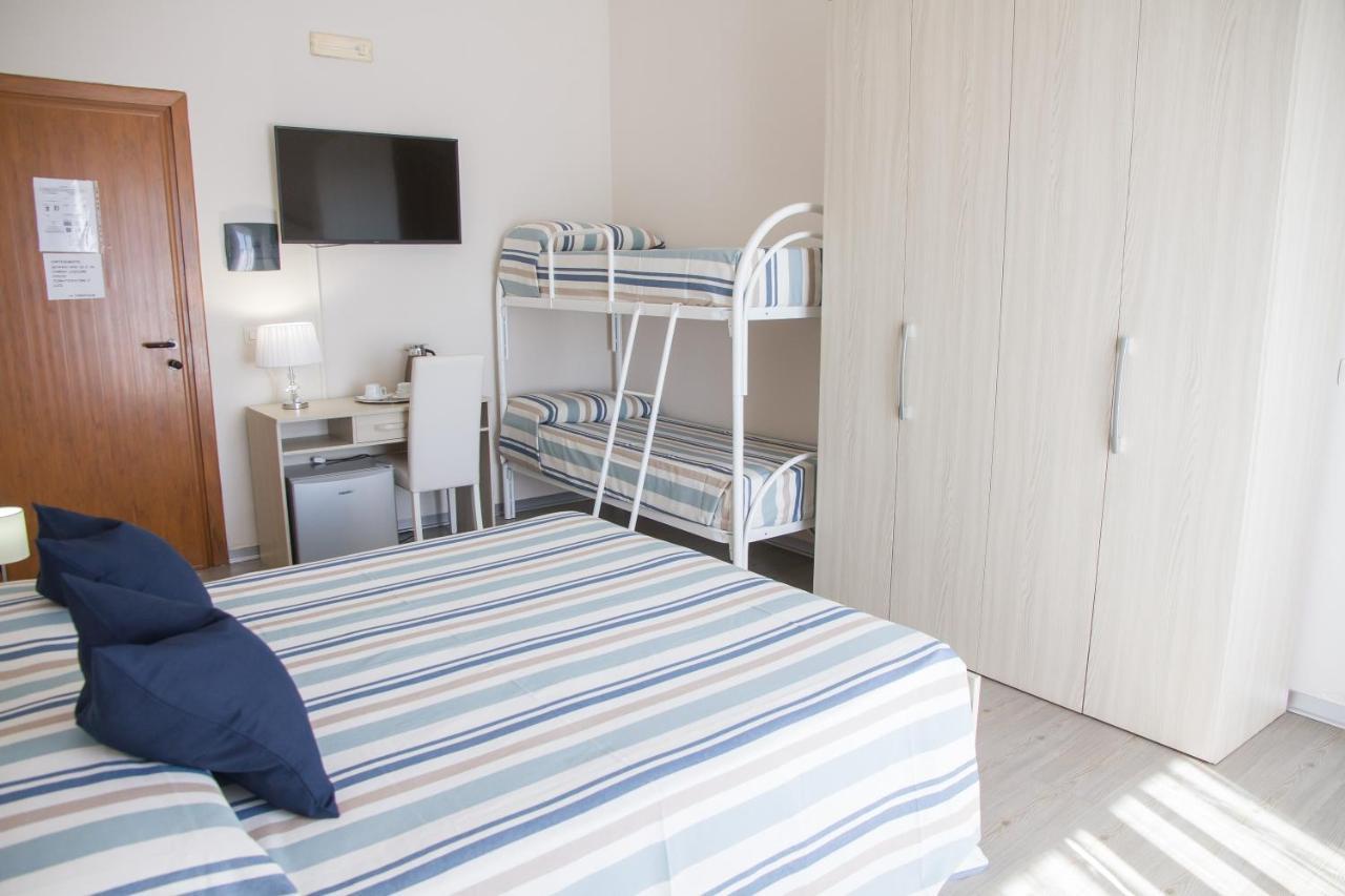 Bluriva Hotel Cirò Marina Exteriör bild