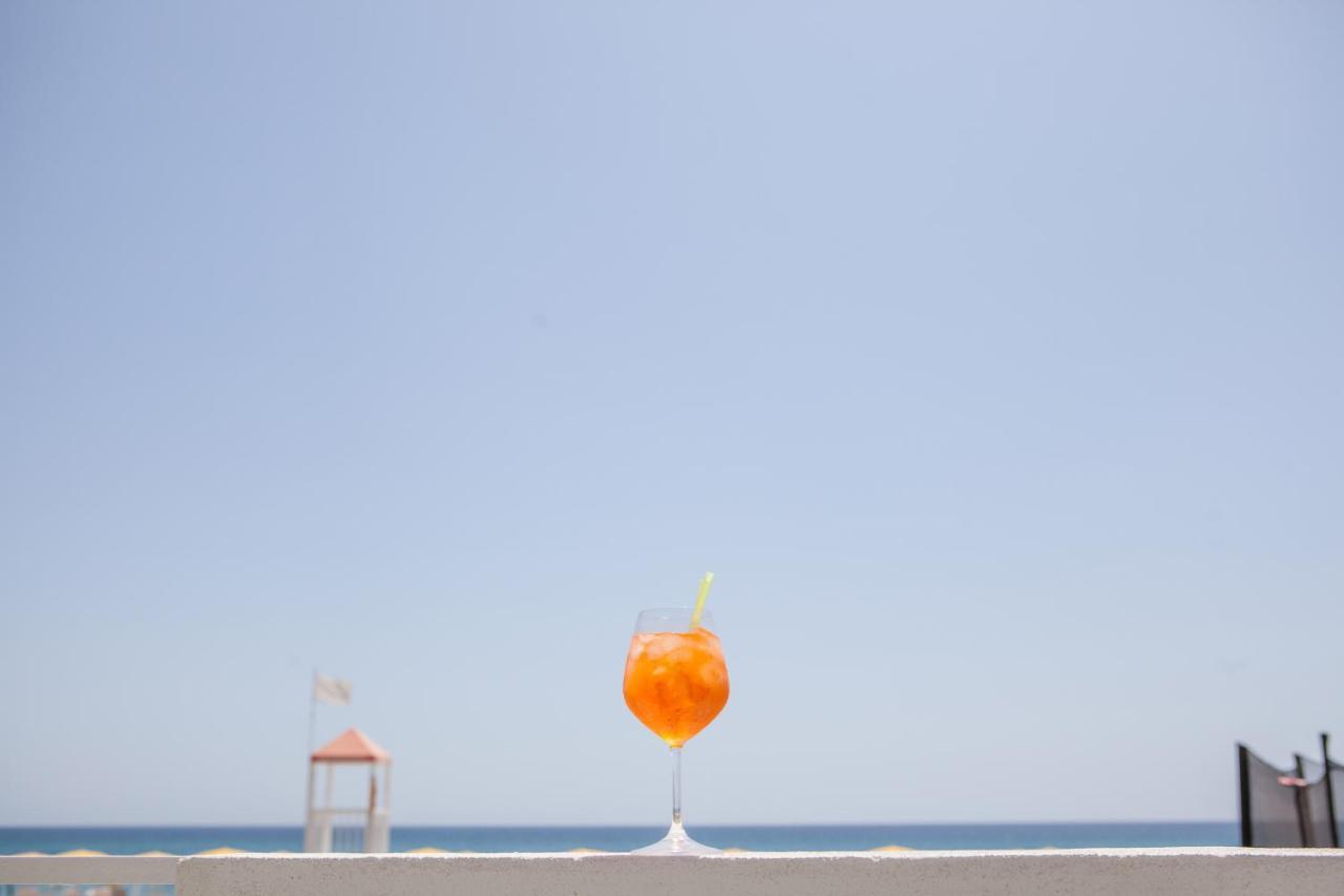 Bluriva Hotel Cirò Marina Exteriör bild