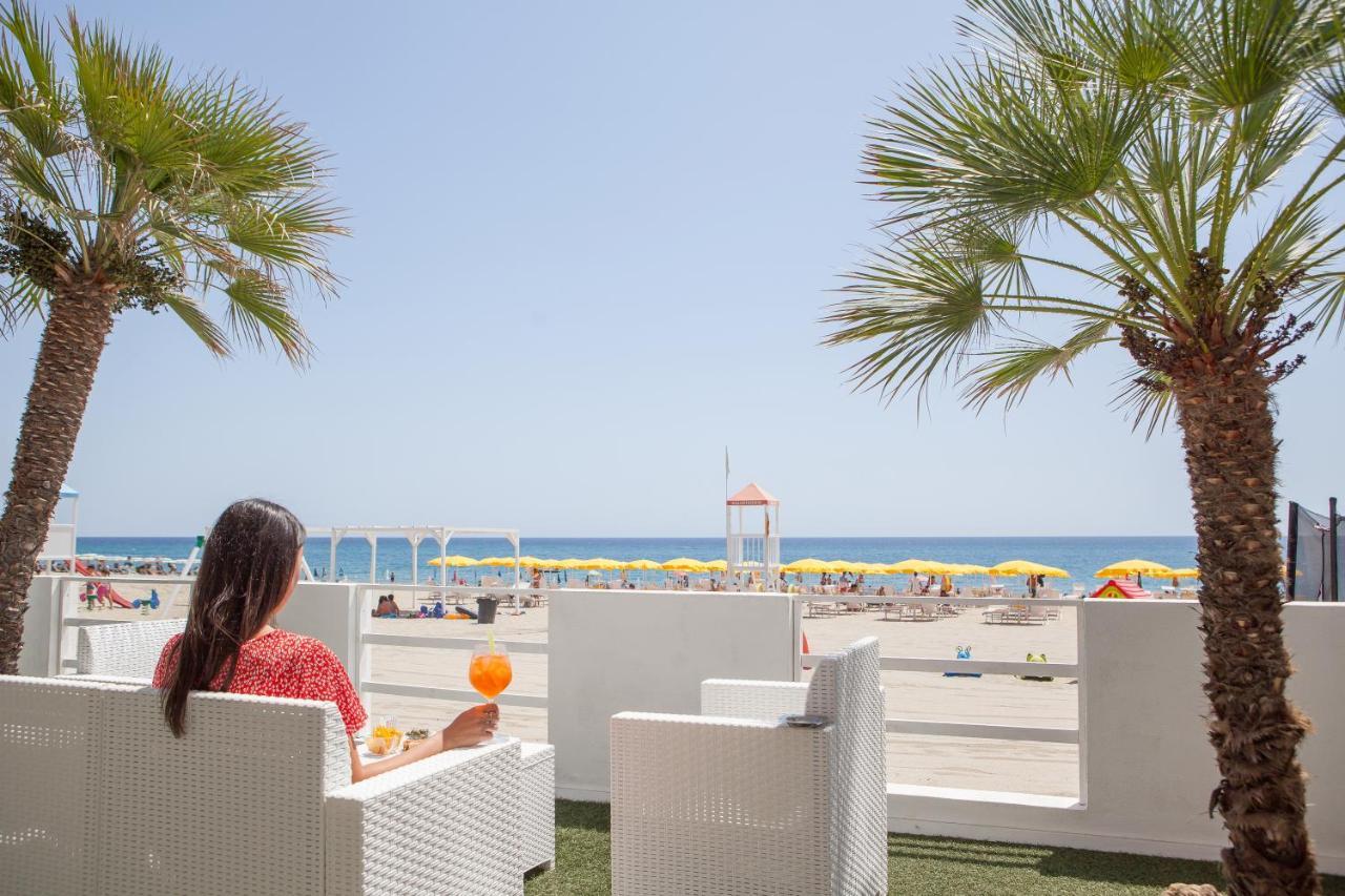 Bluriva Hotel Cirò Marina Exteriör bild