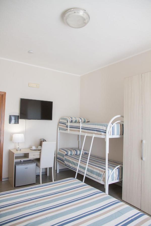 Bluriva Hotel Cirò Marina Exteriör bild