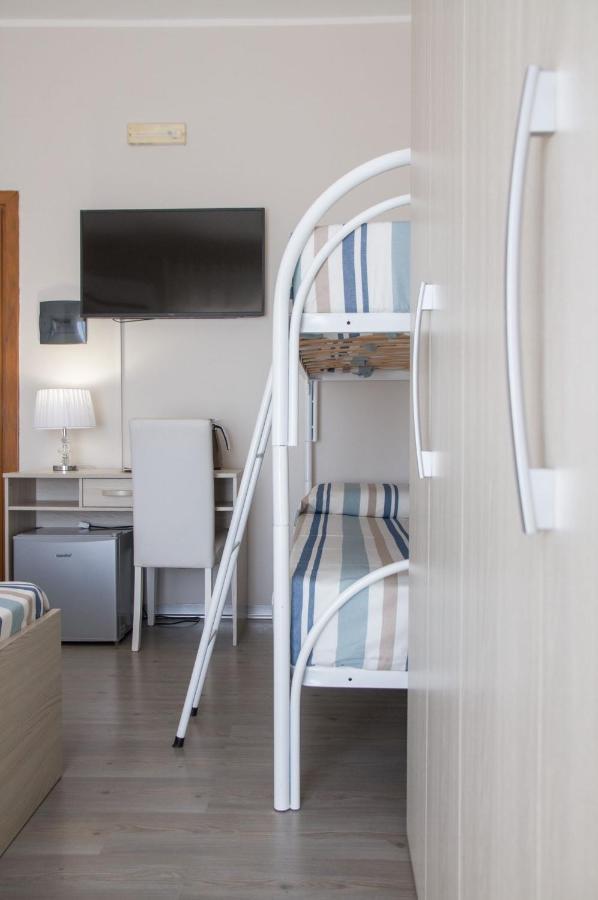 Bluriva Hotel Cirò Marina Exteriör bild